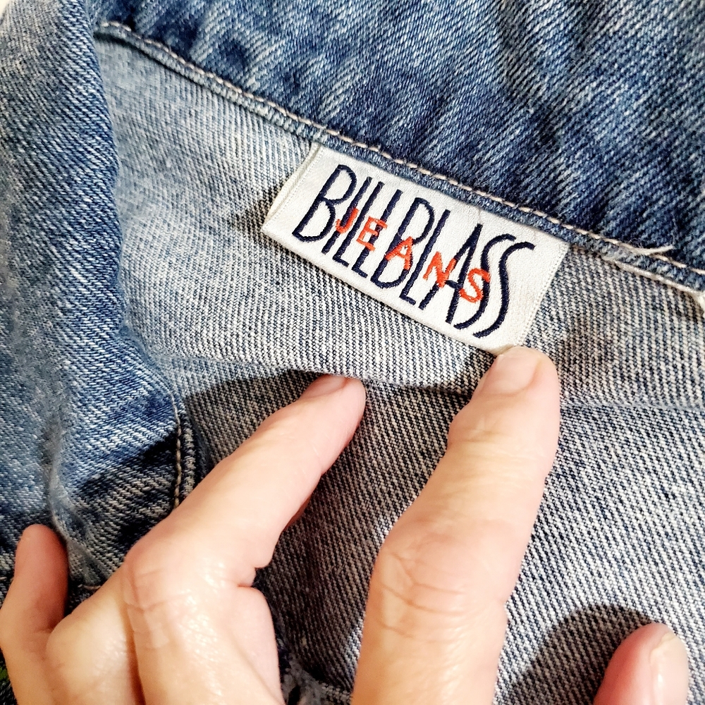 Bill Blass Floral embroidered jean jacket Lg. Petite - Picture 5 of 7